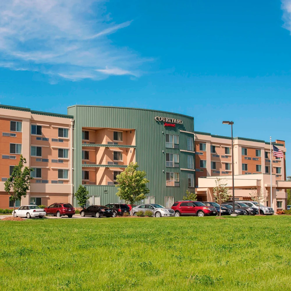 Courtyard by Marriott Milwaukee Airport